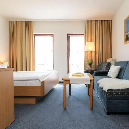 Hotell Ferienzimmeranlage Deutsches Haus Deutsches Haus App 21 Wustrow (Fischland)